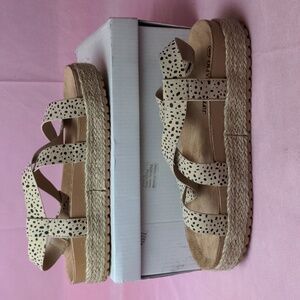 Olivia Miller Cheetah Print Strappy Espadrille Sandals size 6
